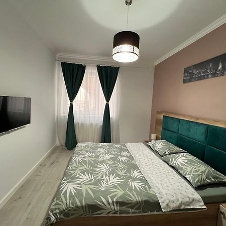 Emma'S Place Oradea Extérieur photo